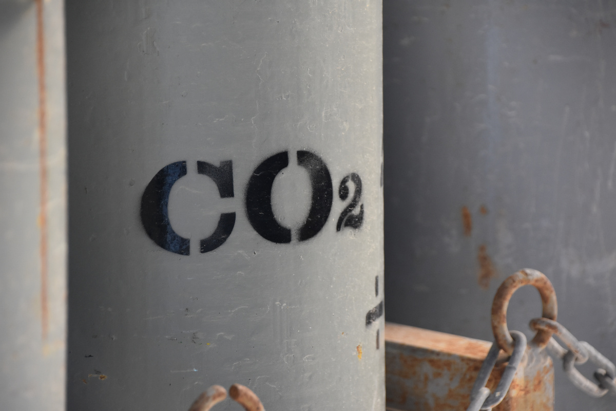 Carbon dioxide tank